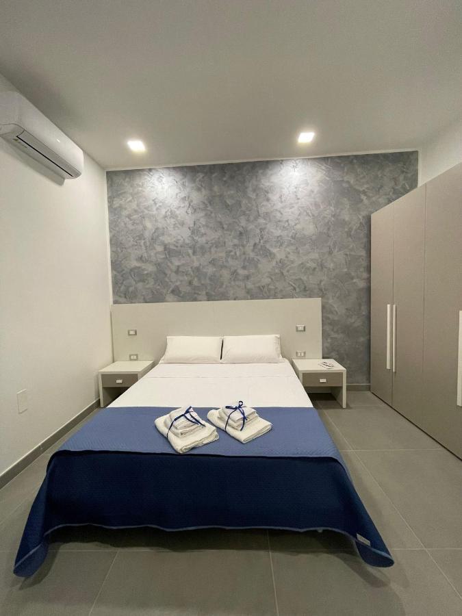 3 Rooms Chiaia Неаполь Экстерьер фото