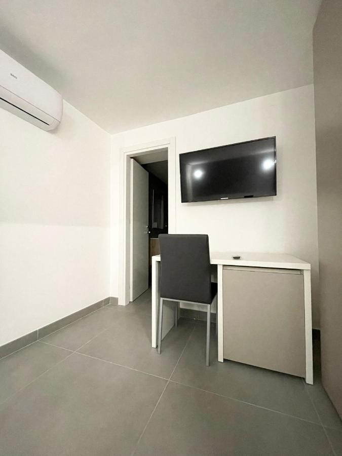 3 Rooms Chiaia Неаполь Экстерьер фото